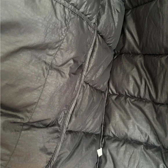 Women’s Outdoor Voices puffer jacket black size small. - Picture 3 of 4